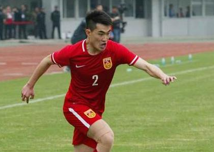 7月2日讯 中乙广州豹俱乐部官方宣布，张宏疆正式加盟，他将身披广州豹3号球衣。